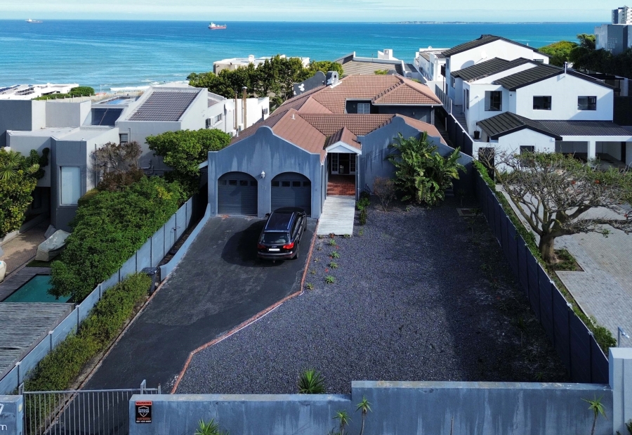 4 Bedroom Property for Sale in Bloubergstrand Western Cape